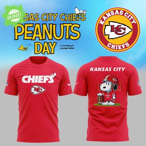 Kansas City Chiefs x Peanuts Snoopy T-Shirt – Football Cartoon Fan Shirt